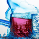 Imagen para el artículo titulado Un estudio sugiere que beber bebidas de color rosa hace que corras más rápido y durante más tiempo